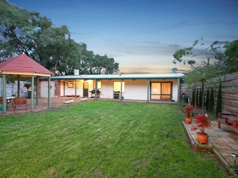 384 Sandy Road, St Andrews Beach VIC 3941