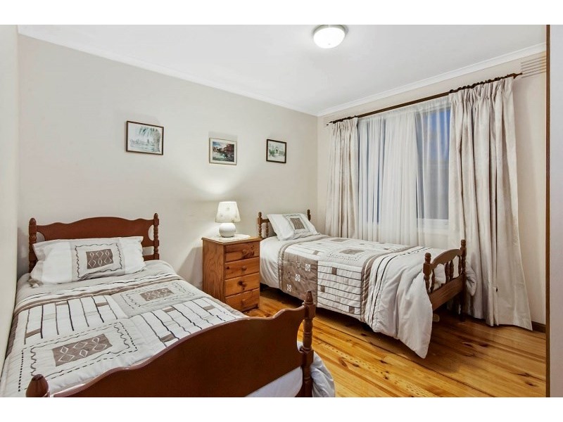 8 Nalong Street, Rye VIC 3941