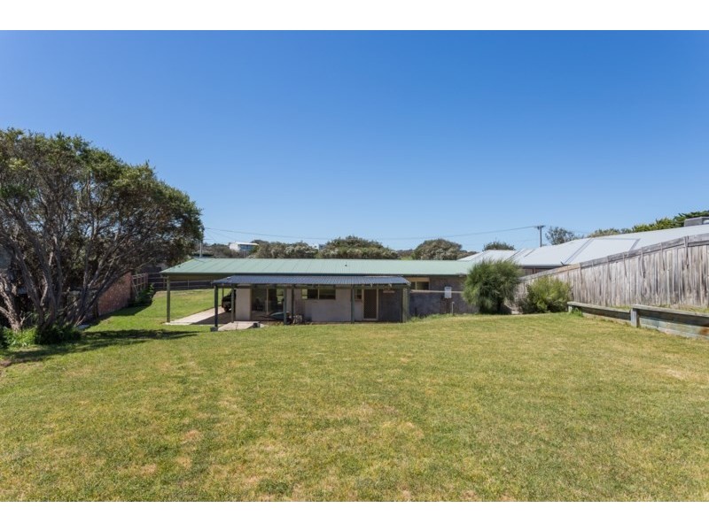 8 Nero Avenue, St Andrews Beach VIC 3941