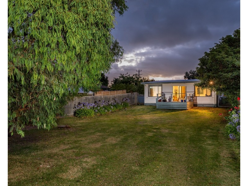 64 Leon Avenue, Rosebud VIC 3939