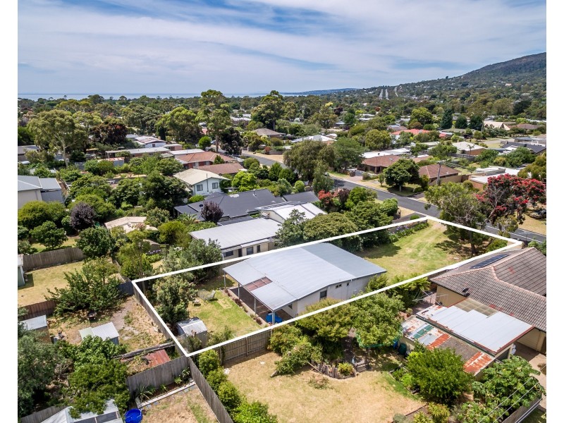 64 Leon Avenue, Rosebud VIC 3939