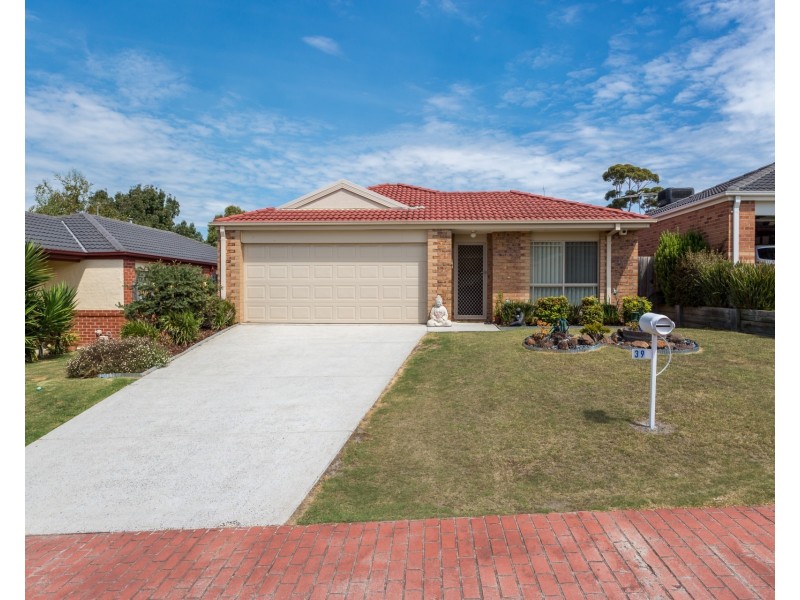 39 Meadow Crest Circuit, Mount Martha VIC 3934