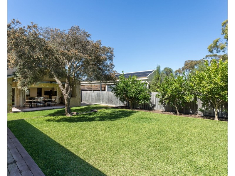 4 Daly Avenue, Rye VIC 3941