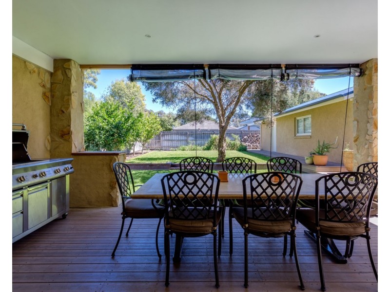 4 Daly Avenue, Rye VIC 3941