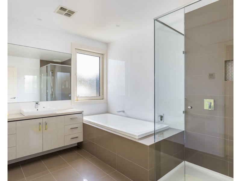 4 Daly Avenue, Rye VIC 3941