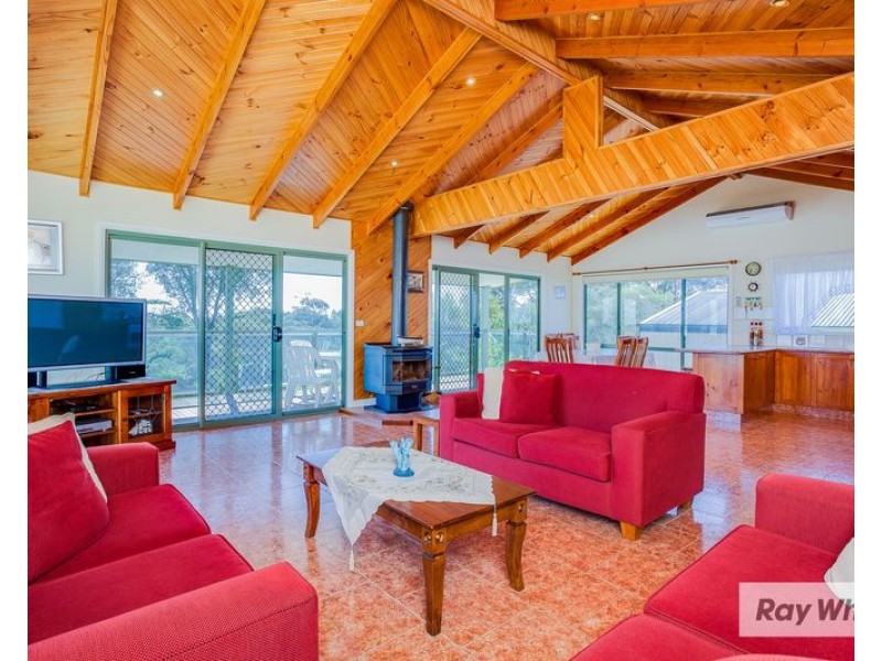 4 Byahamee Street, Rye VIC 3941