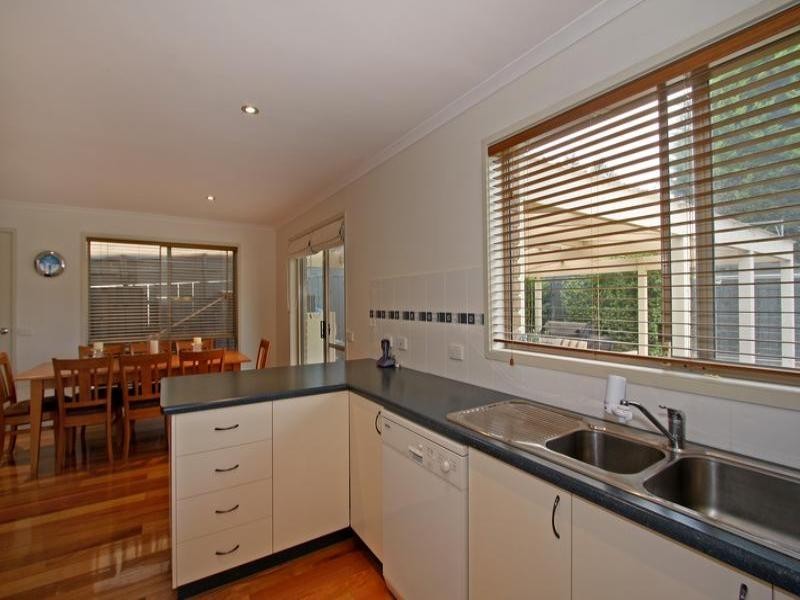 10 Bienias Cresent, Tootgarook VIC 3941