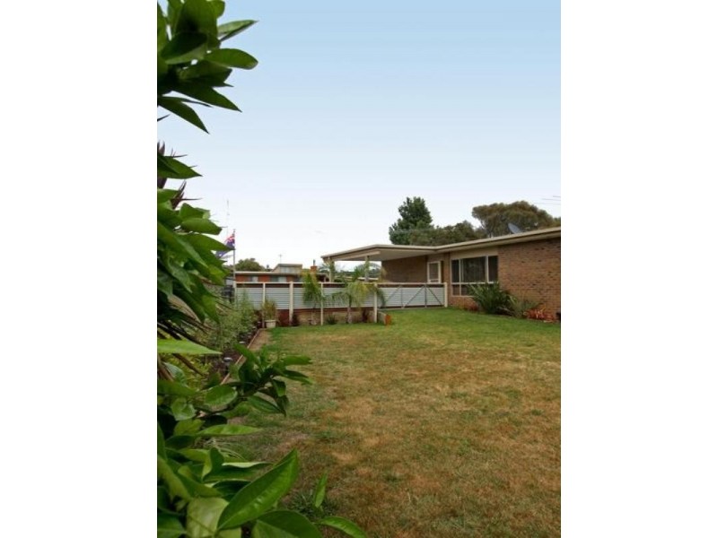 10 Bienias Cresent, Tootgarook VIC 3941