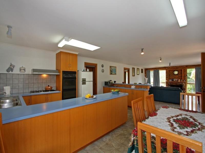 13 Hughes Road, Blairgowrie VIC 3942