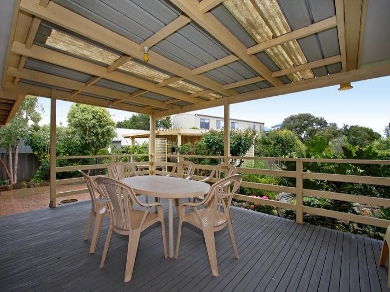 13 Hughes Road, Blairgowrie VIC 3942