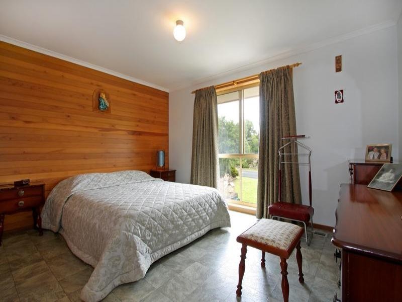 13 Hughes Road, Blairgowrie VIC 3942