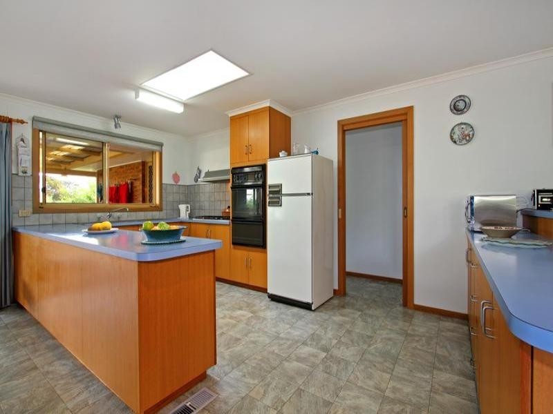 13 Hughes Road, Blairgowrie VIC 3942