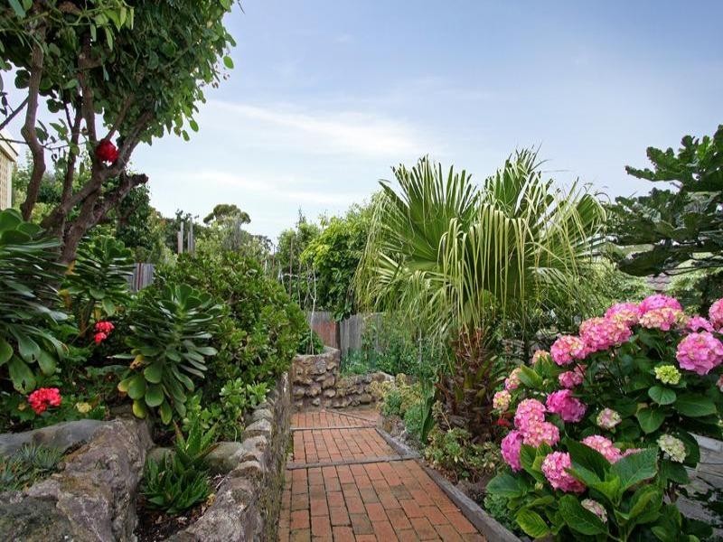 13 Hughes Road, Blairgowrie VIC 3942