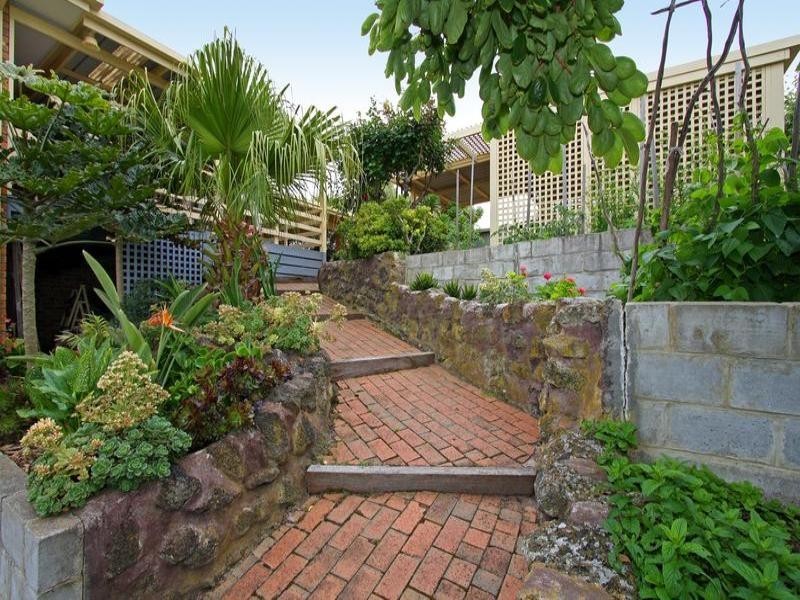 13 Hughes Road, Blairgowrie VIC 3942