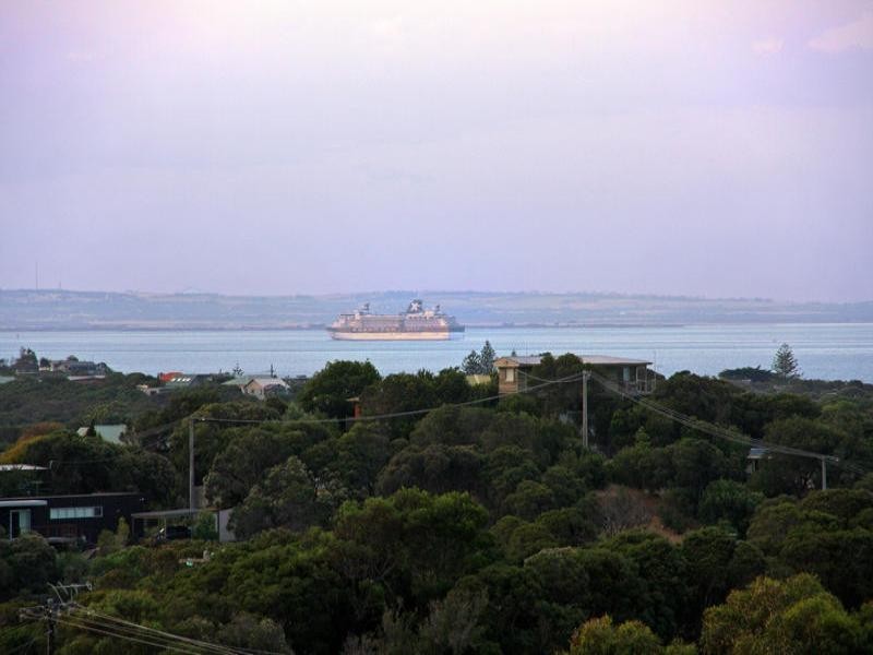 61 Owarra Street, Rye VIC 3941