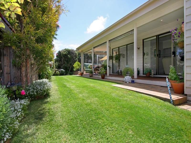 18 Flinders Street, Rye VIC 3941