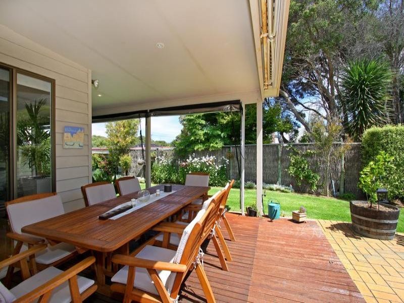 18 Flinders Street, Rye VIC 3941