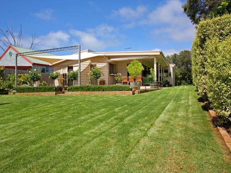 18 Flinders Street, Rye VIC 3941