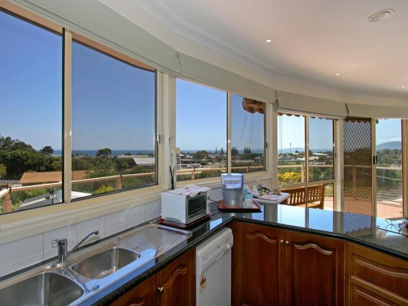 4 Sinclair Avenue, Rye VIC 3941