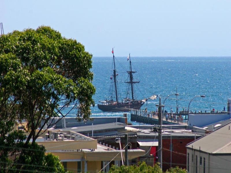 4 Sinclair Avenue, Rye VIC 3941