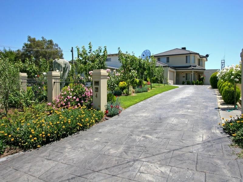 4 Sinclair Avenue, Rye VIC 3941