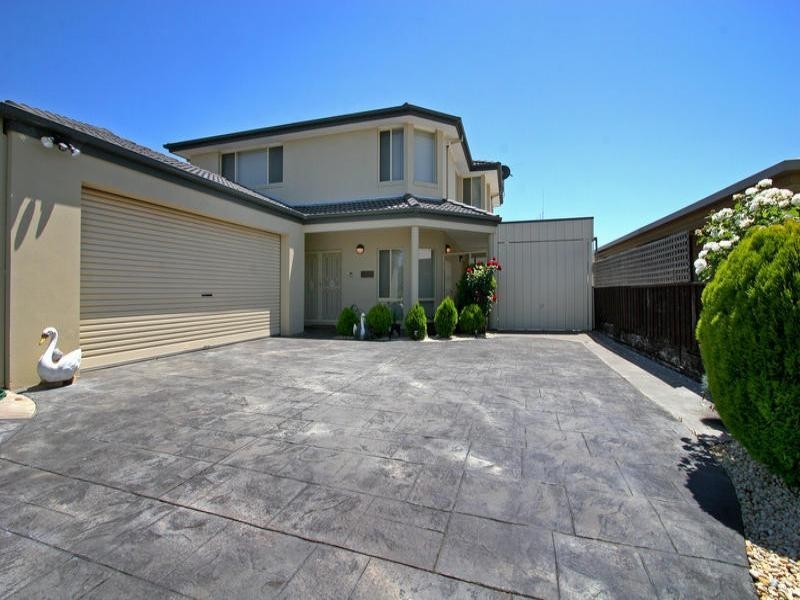4 Sinclair Avenue, Rye VIC 3941