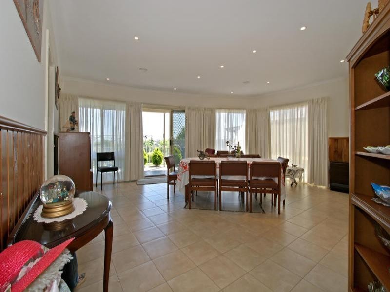 4 Sinclair Avenue, Rye VIC 3941