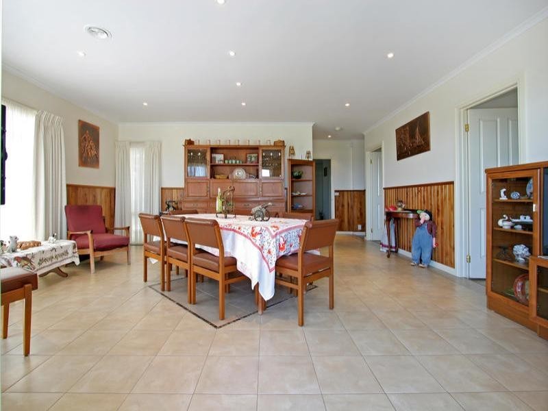 4 Sinclair Avenue, Rye VIC 3941