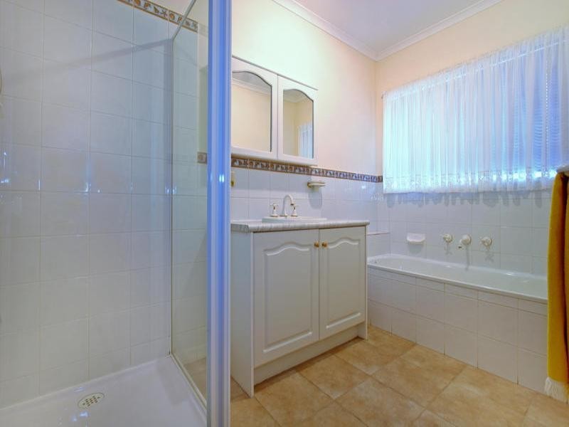 4 Sinclair Avenue, Rye VIC 3941