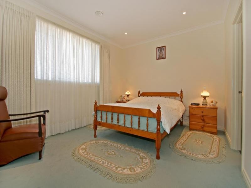 4 Sinclair Avenue, Rye VIC 3941