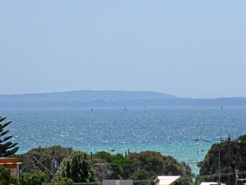 4 Sinclair Avenue, Rye VIC 3941