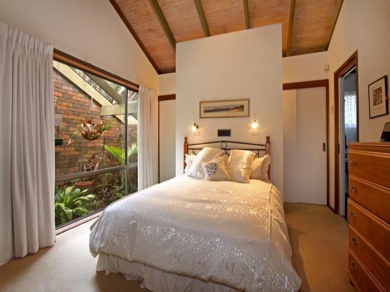 2 Carslake Avenue, Blairgowrie VIC 3942