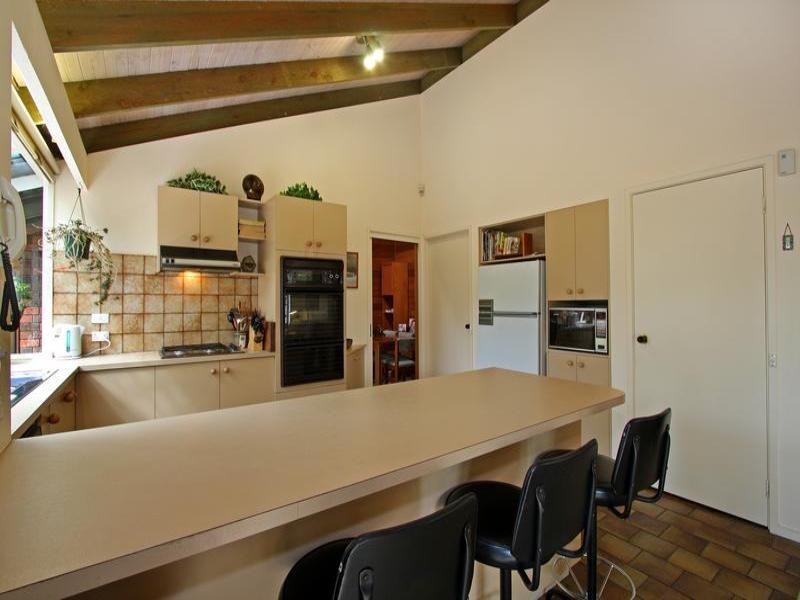 2 Carslake Avenue, Blairgowrie VIC 3942