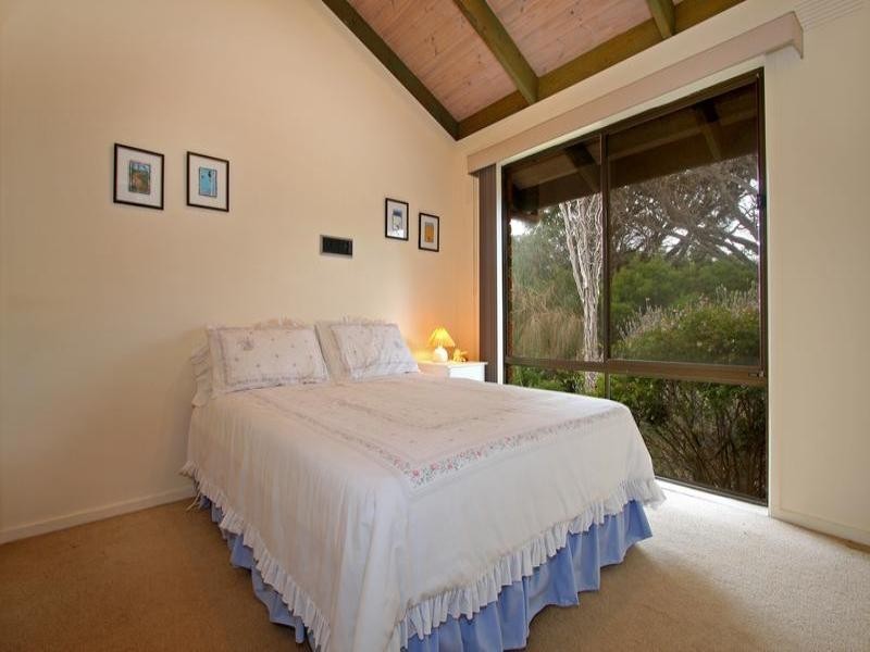 2 Carslake Avenue, Blairgowrie VIC 3942