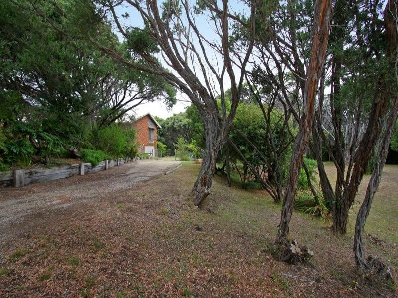 2 Carslake Avenue, Blairgowrie VIC 3942