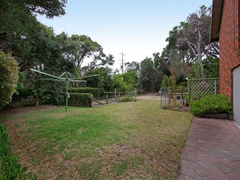 2 Carslake Avenue, Blairgowrie VIC 3942