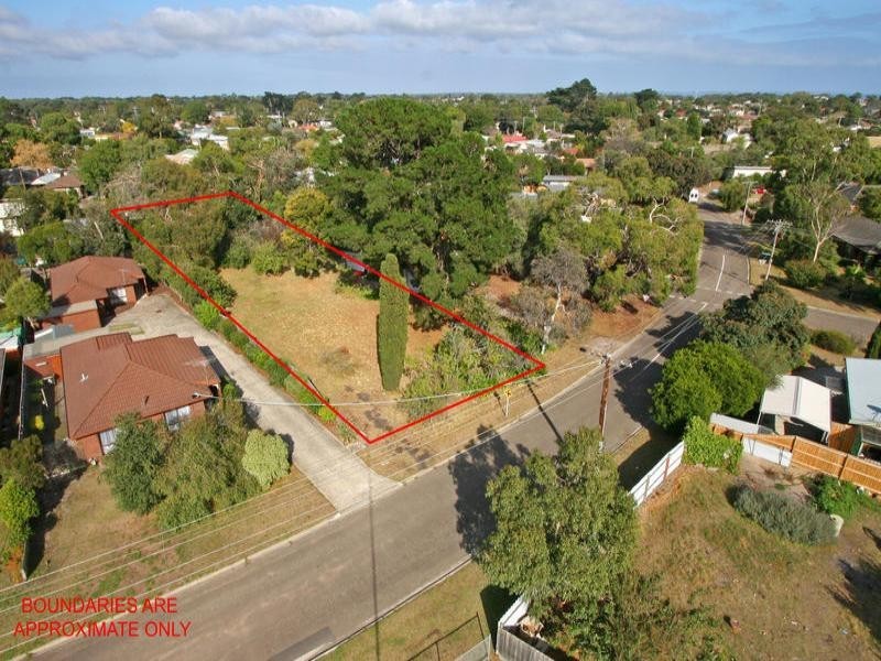 4 Leon Avenue, Rosebud VIC 3939