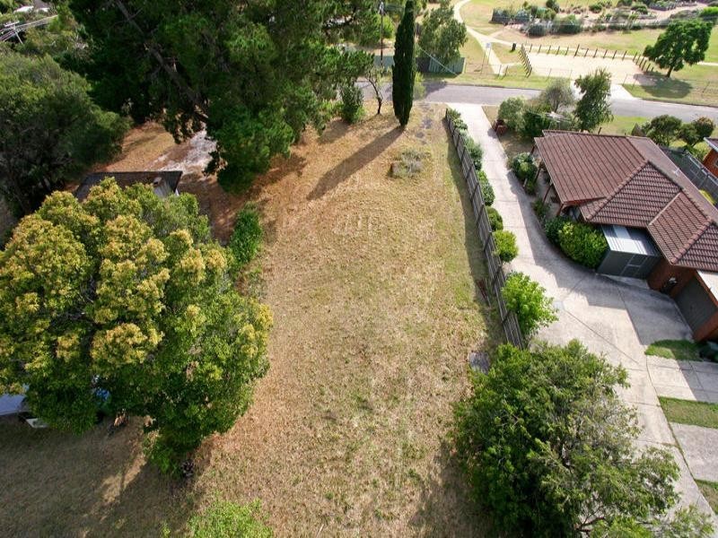 4 Leon Avenue, Rosebud VIC 3939