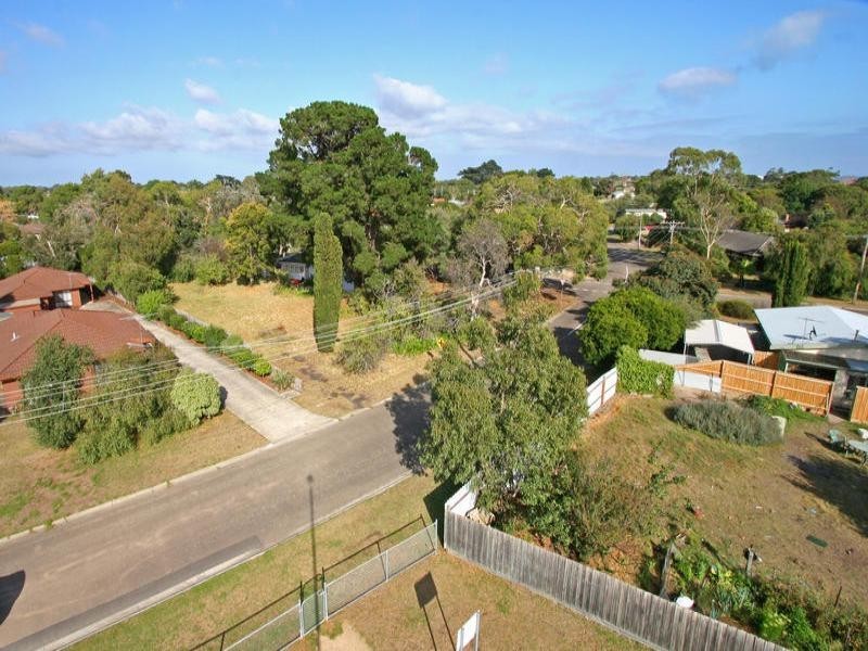 4 Leon Avenue, Rosebud VIC 3939