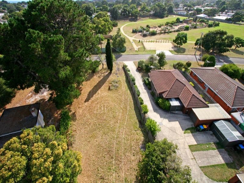 4 Leon Avenue, Rosebud VIC 3939