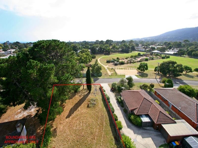 4 Leon Avenue, Rosebud VIC 3939