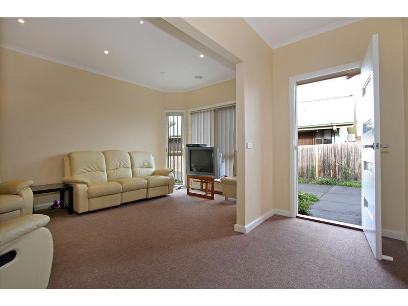1/48 Broadway, Rosebud West VIC 3940