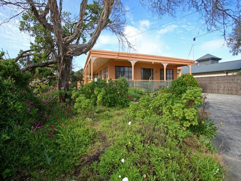 1 Hilltop Avenue, Blairgowrie VIC 3942