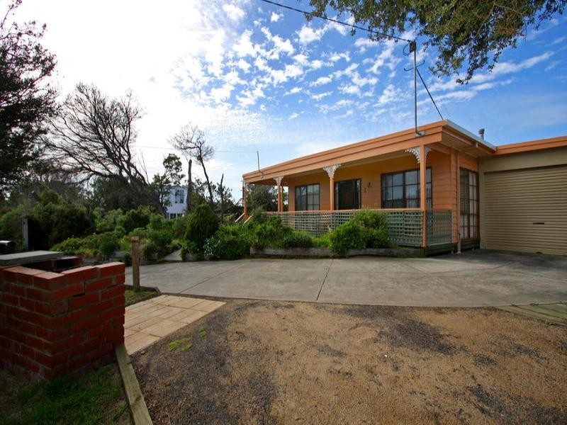 1 Hilltop Avenue, Blairgowrie VIC 3942