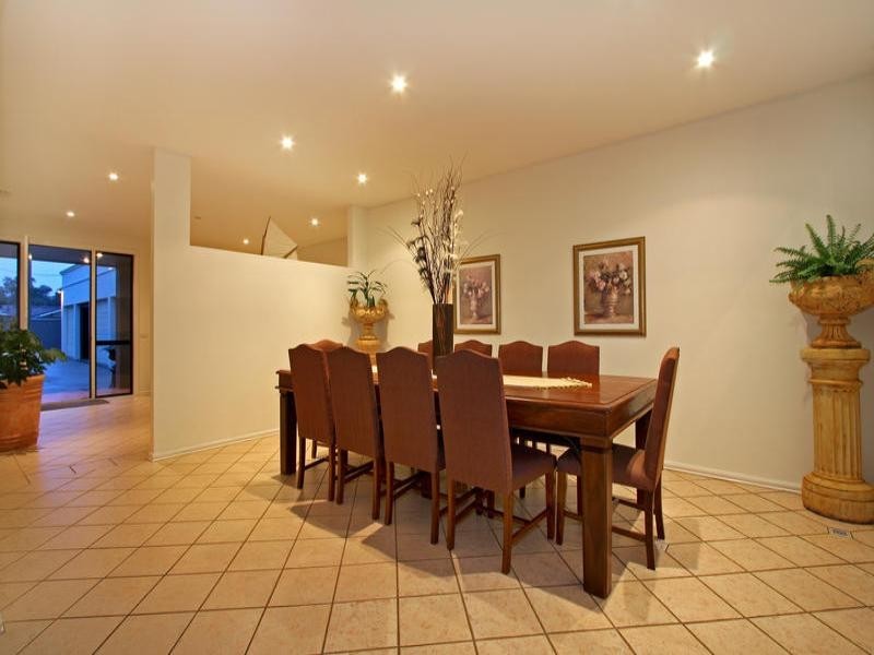 8 Leonard Street, Tootgarook VIC 3941