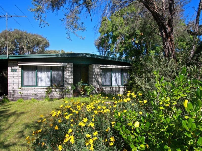 27 Reeves Street, Blairgowrie VIC 3942