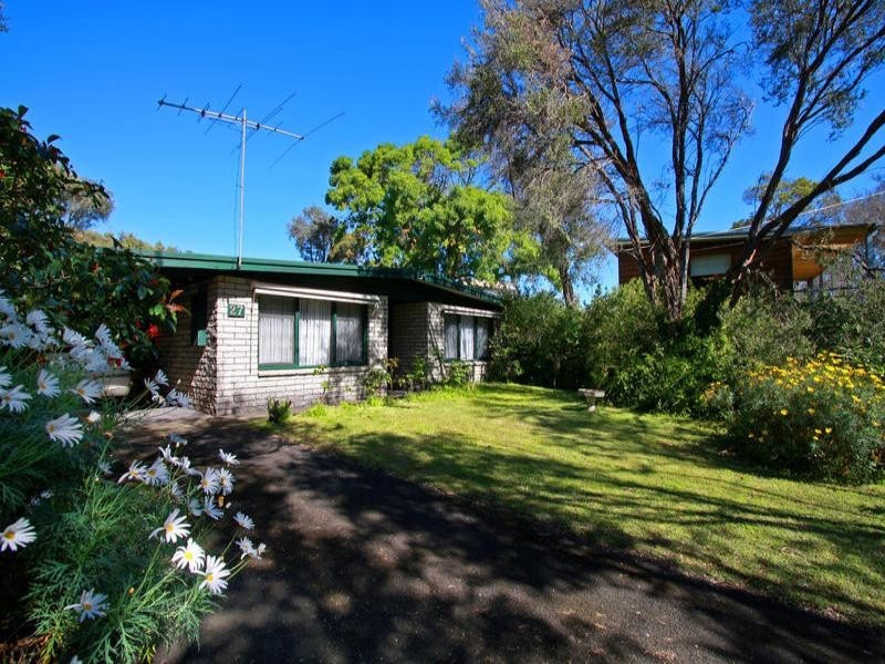 27 Reeves Street, Blairgowrie VIC 3942