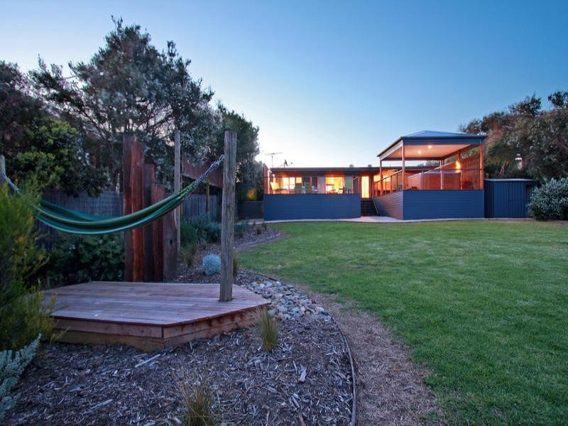 17 Cooraminta Road, Rye VIC 3941