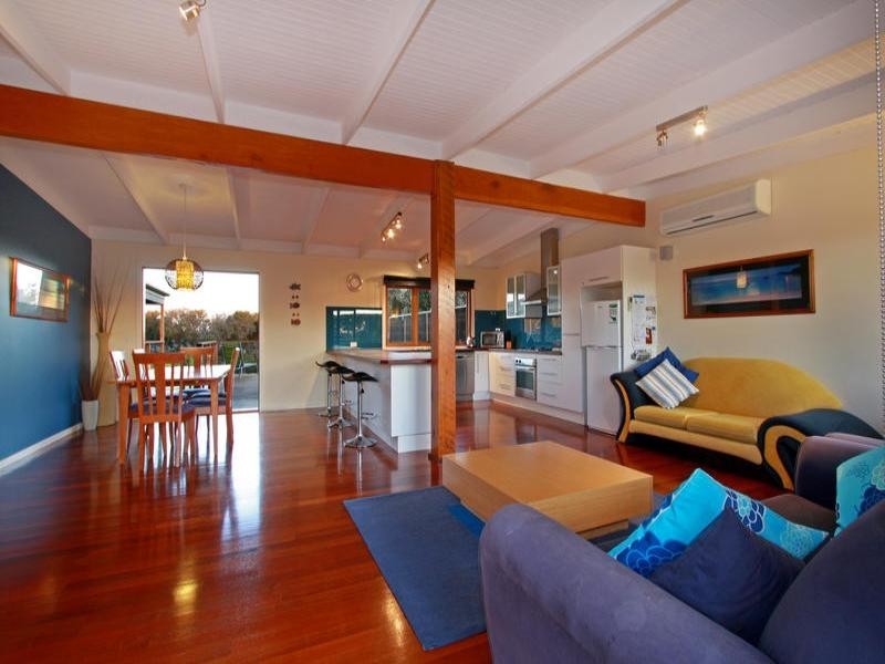 17 Cooraminta Road, Rye VIC 3941