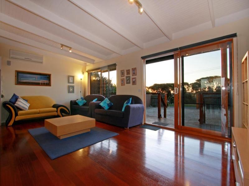 17 Cooraminta Road, Rye VIC 3941